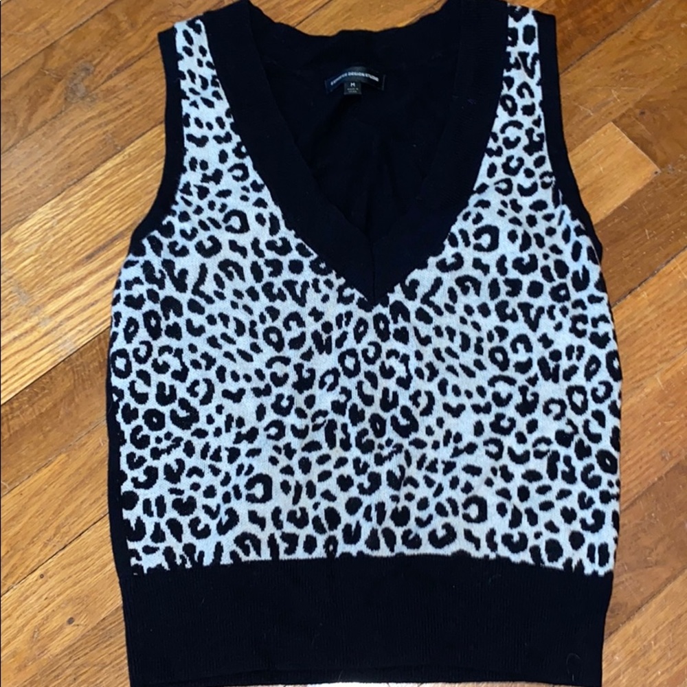 Sweater vest